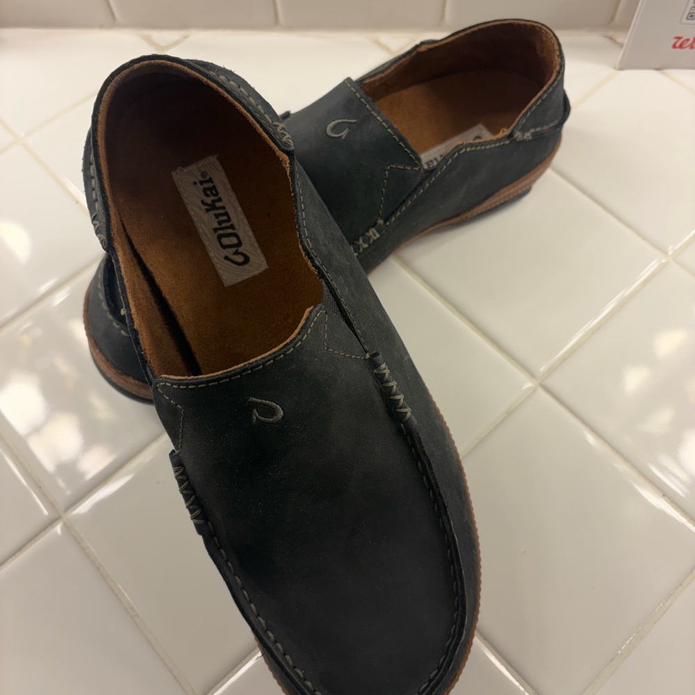 OluKai Men's Dark Leather Loafers